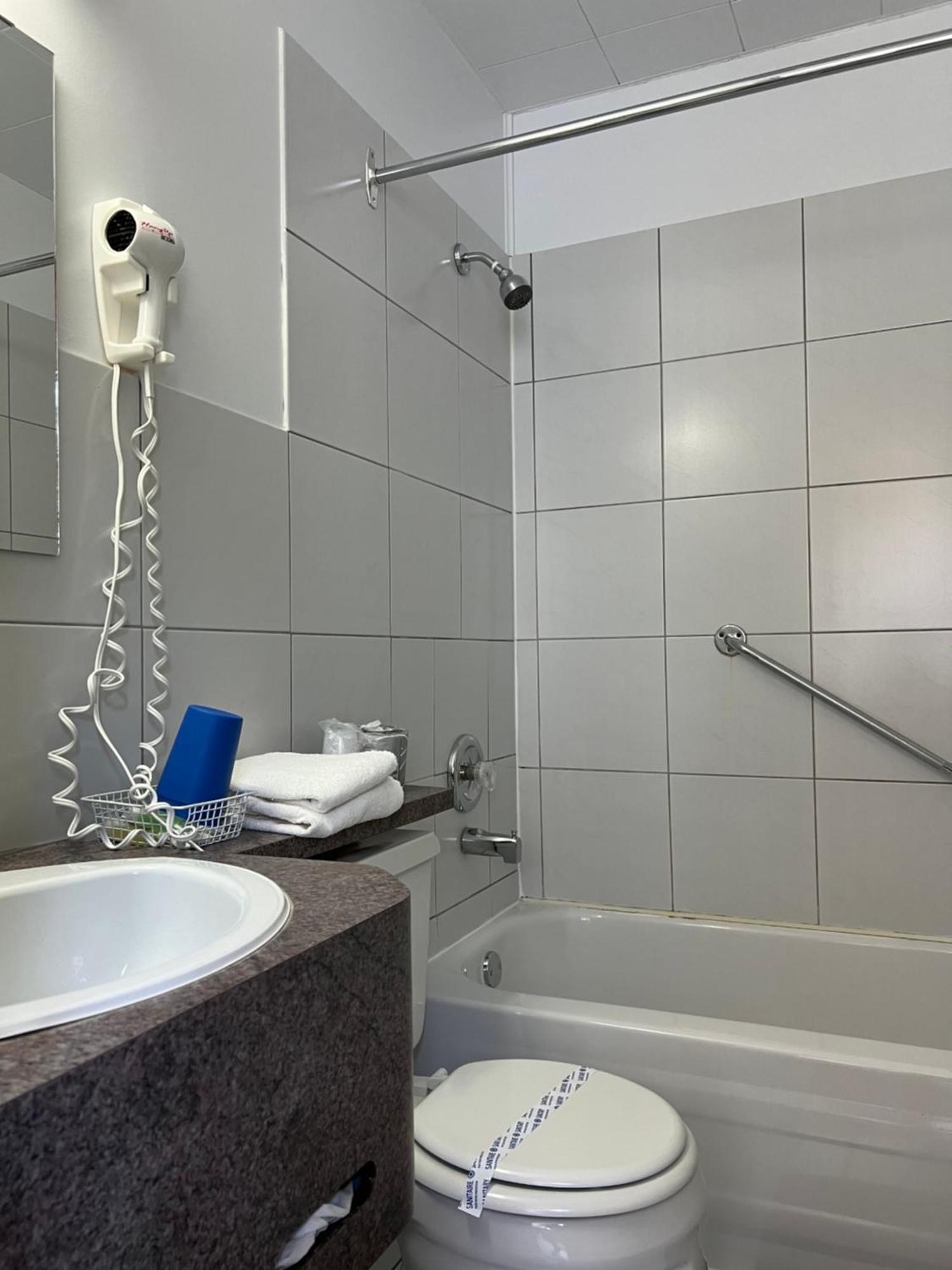 Le Campagnard Hotel Matane Ngoại thất bức ảnh