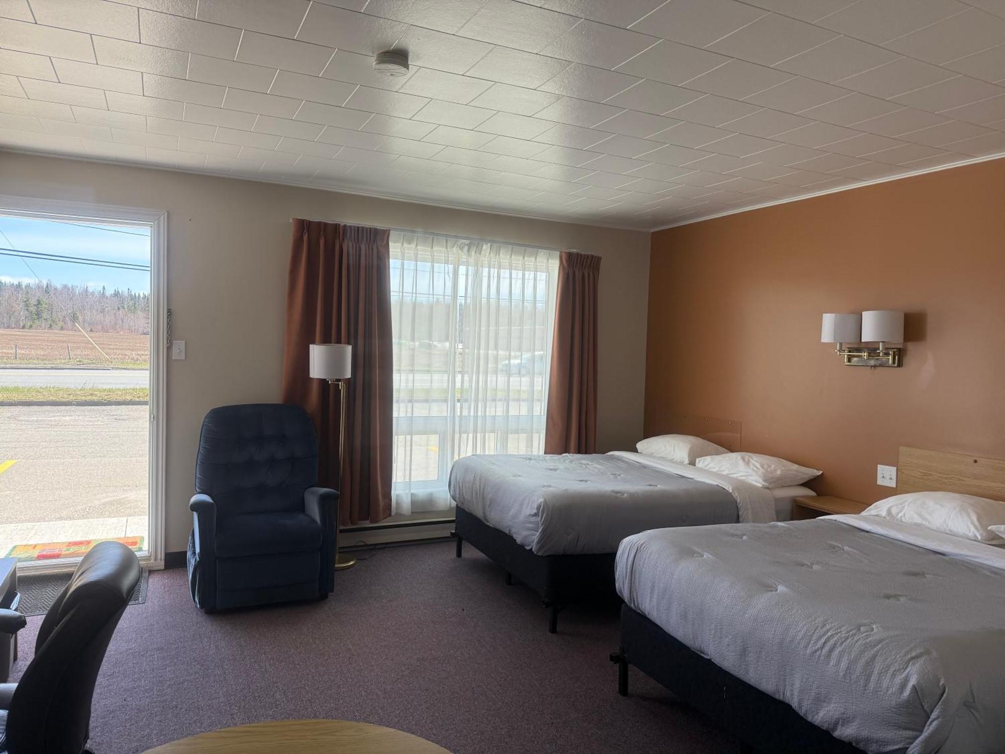 Le Campagnard Hotel Matane Ngoại thất bức ảnh