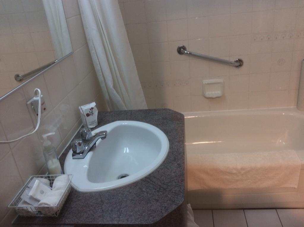 Le Campagnard Hotel Matane Ngoại thất bức ảnh